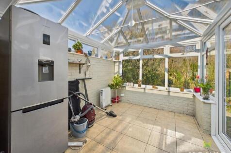 CAM01420G0-PR0596-STILL005.jpg