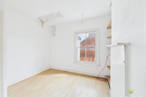 CAM01420G0-PR0668-STILL016.jpg