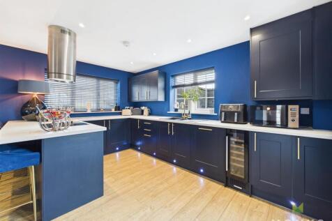Kitchen/ Breakfast Room