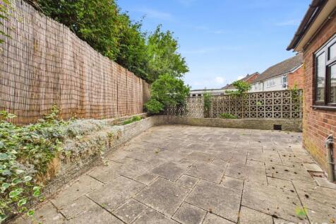 CAM01420G0-PR0740-STILL024.jpg