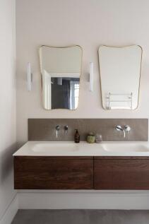 Principal bathroom