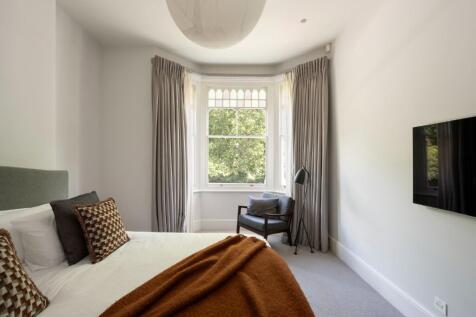 Principal bedroom