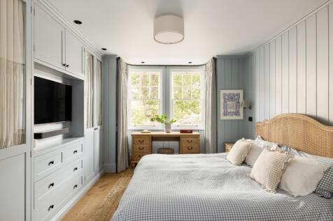 Principal bedroom
