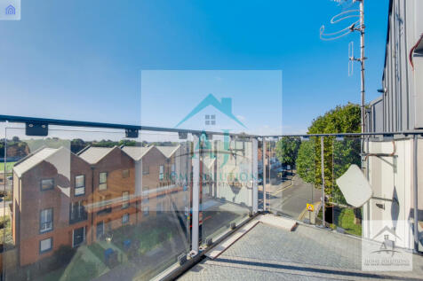 6_Balcony-1