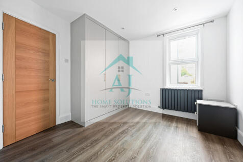 St Kildas Road - Bedroom1_4
