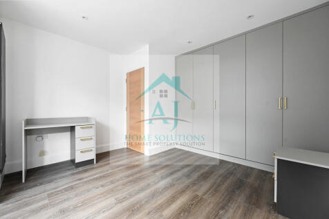 St Kildas Road - Bedroom1_5