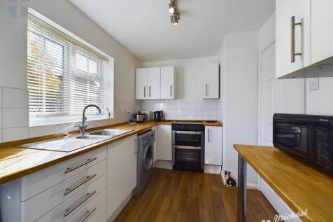 CAM02538G0-PR0102-STILL001