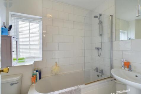 CAM02538G0-PR0102-STILL005