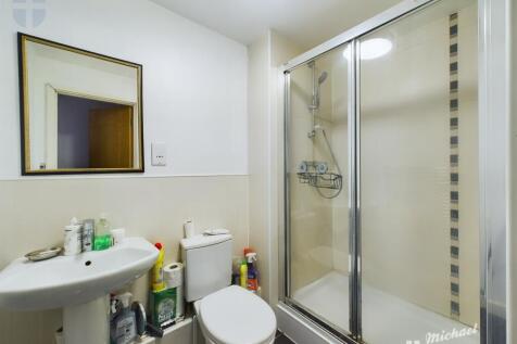 CAM02538G0-PR0142-STILL002
