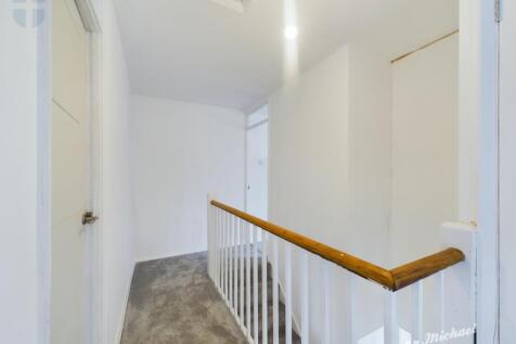 CAM02538G0-PR0228-STILL005