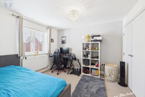 CAM03852G0-PR0349-STILL032