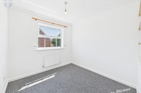 CAM03852G0-PR0358-STILL024