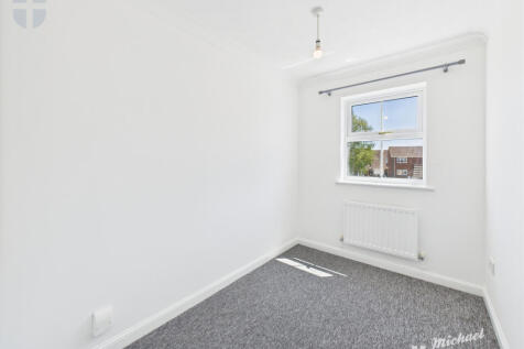 CAM03852G0-PR0358-STILL025