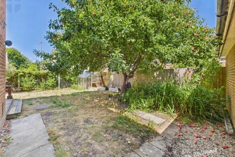 CAM03852G0-PR0358-STILL036