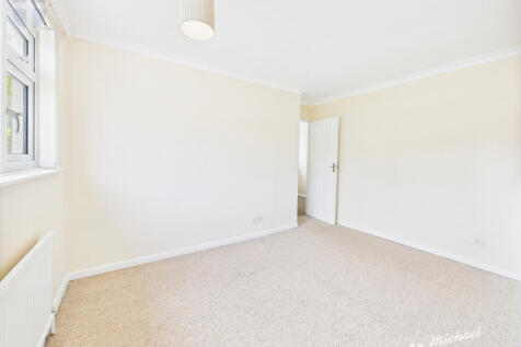 CAM03852G0-PR0373-STILL009