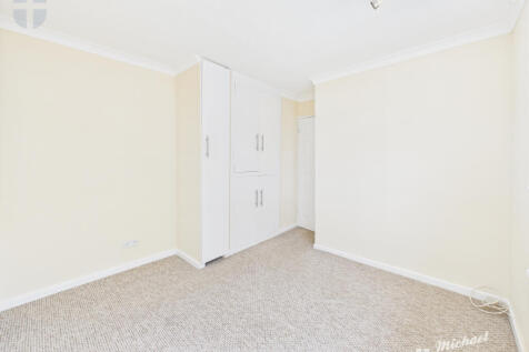 CAM03852G0-PR0373-STILL013