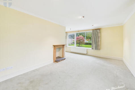 CAM03852G0-PR0454-STILL012