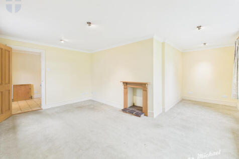 CAM03852G0-PR0454-STILL015
