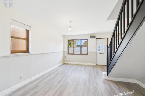 CAM03218G0-PR0808-STILL002