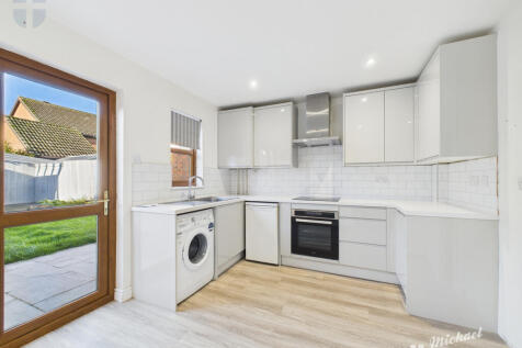 CAM03218G0-PR0808-STILL003