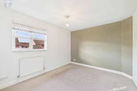 CAM03218G0-PR0808-STILL007