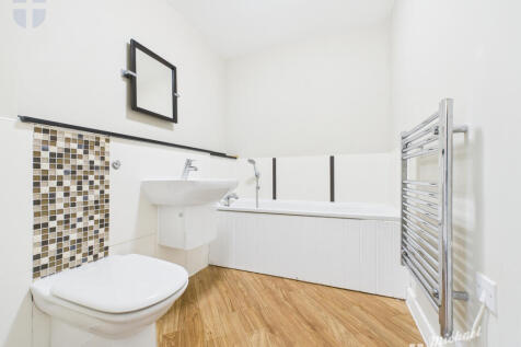 CAM03218G0-PR0823-STILL002