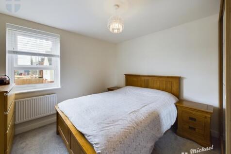 CAM03852G0-PR0040-STILL013