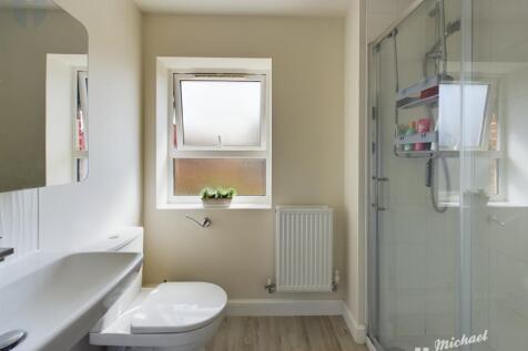 CAM03852G0-PR0040-STILL015