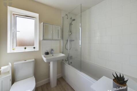 CAM03852G0-PR0040-STILL012