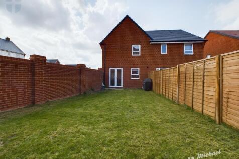 CAM03852G0-PR0040-STILL022