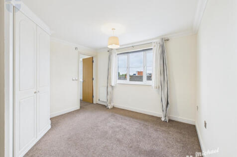 CAM03852G0-PR0395-STILL002