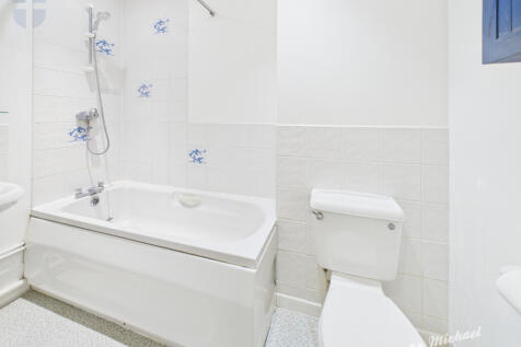 CAM03218G0-PR0789-STILL002