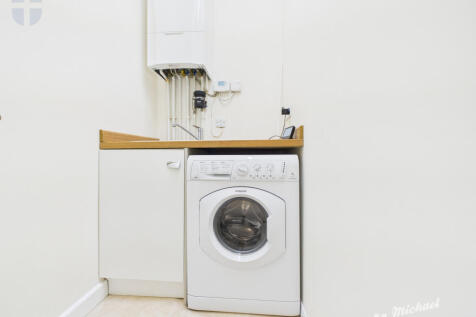 CAM03218G0-PR0825-STILL001