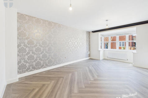 CAM03852G0-PR0473-STILL004