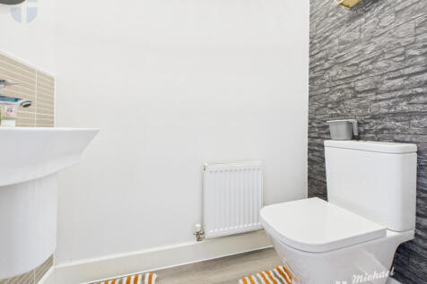 CAM03852G0-PR0473-STILL005