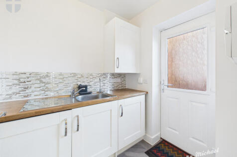 CAM03852G0-PR0473-STILL013