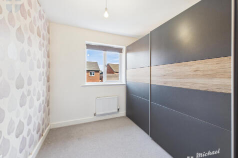 CAM03852G0-PR0473-STILL020