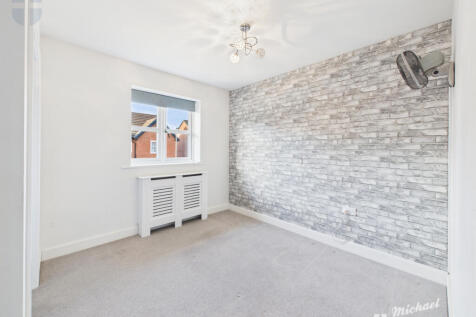 CAM03852G0-PR0473-STILL022