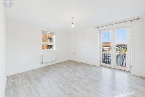 CAM03852G0-PR0485-STILL005