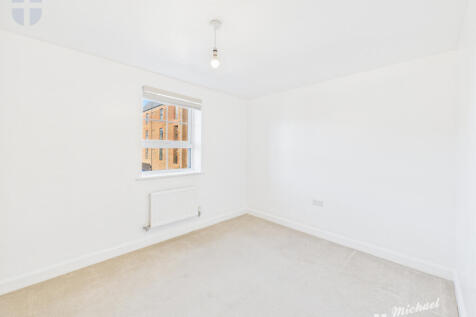 CAM03852G0-PR0485-STILL010