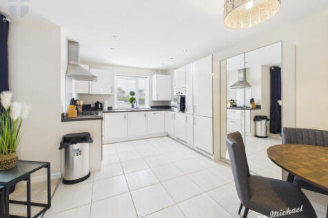 CAM03852G0-PR0301-STILL005