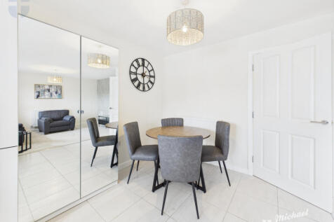 CAM03852G0-PR0301-STILL004