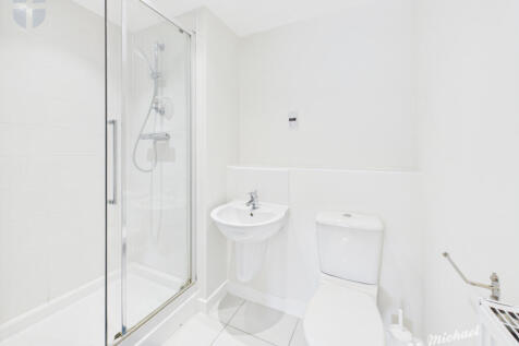 CAM03852G0-PR0301-STILL010