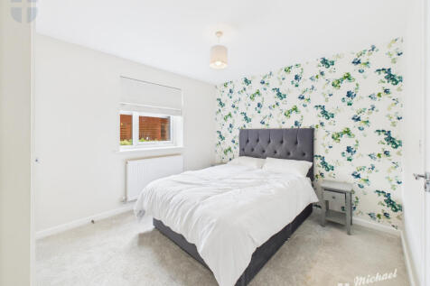 CAM03852G0-PR0301-STILL008