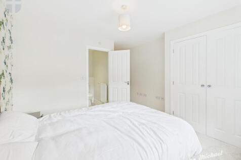 CAM03852G0-PR0301-STILL009