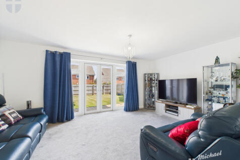 CAM03218G0-PR0689-STILL005