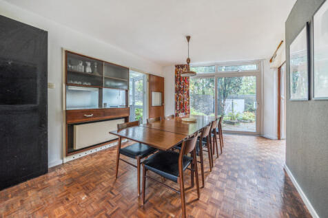 1369760-15-68f627...