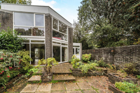 1369760-4-68f6271...