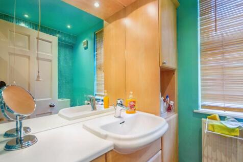 Bathroom First Floor