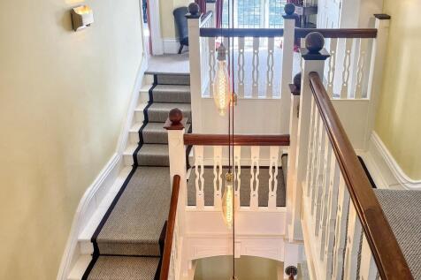 Stairs/Landing